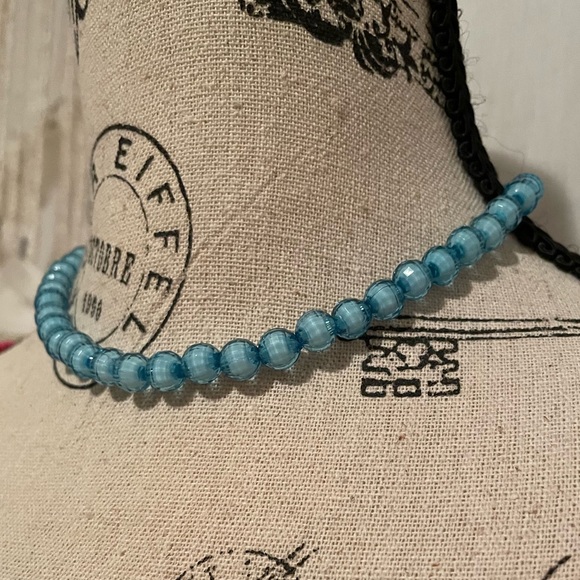 💙🪩 Blue Disco Beaded Necklace - Picture 4 of 4